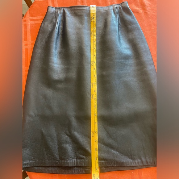 Women’s size 6 Firenze Leather skirt great condition - Picture 2 of 8